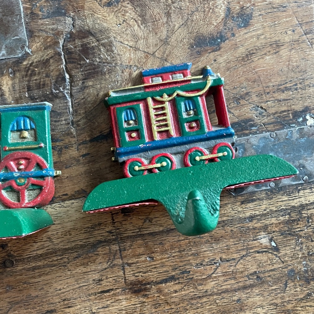 vintage Midwest of Cannon Falls cast iron train locomotive stocking holder set - Picture 2 of 6